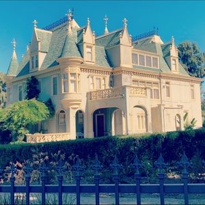 Meet your Posher, Akin